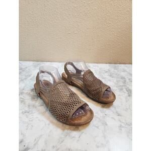 Earth Origins Women's Brown Leather Open Toe Narrow Hadley Slingback‎ Sandal 7.5